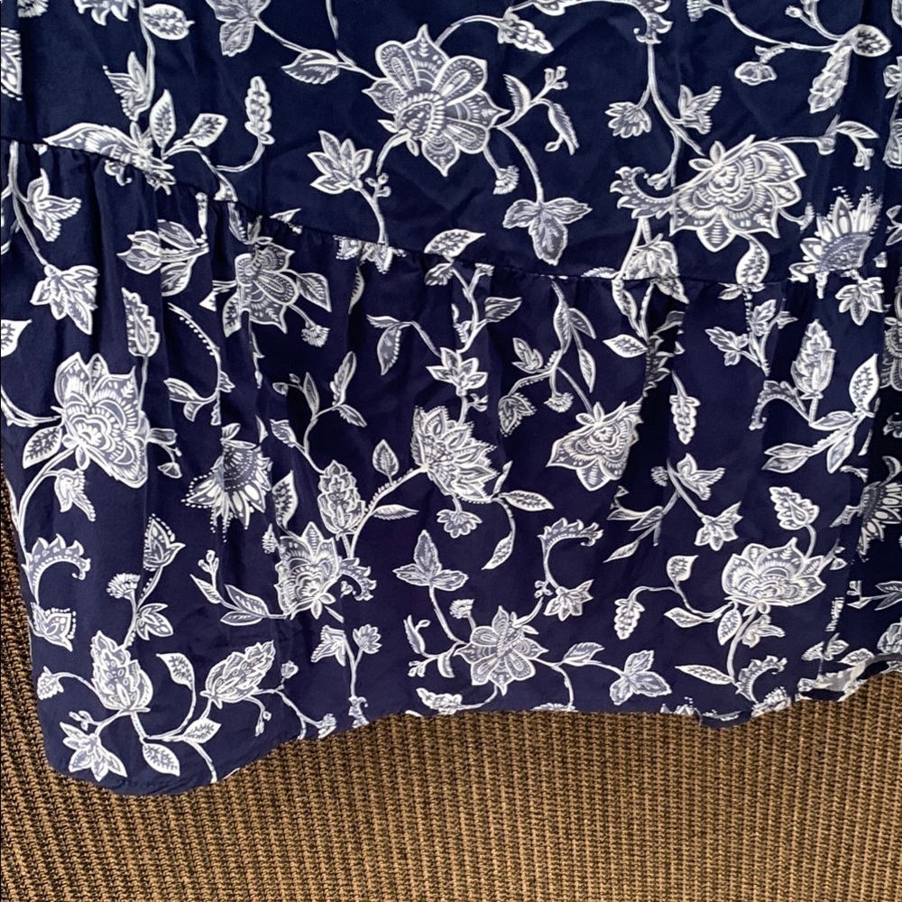Signature Reitmans Blue and White Pleated Maxi dress - Picture 4 of 7